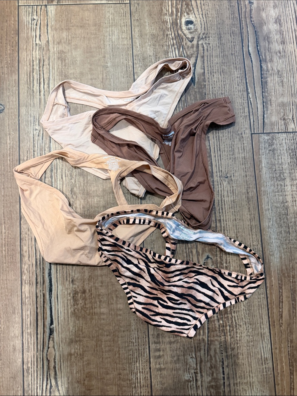 Women’s thongs - Neutral & Animal Print